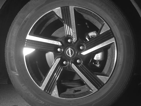 Used 2025 Nissan Sentra SV FWD image 13