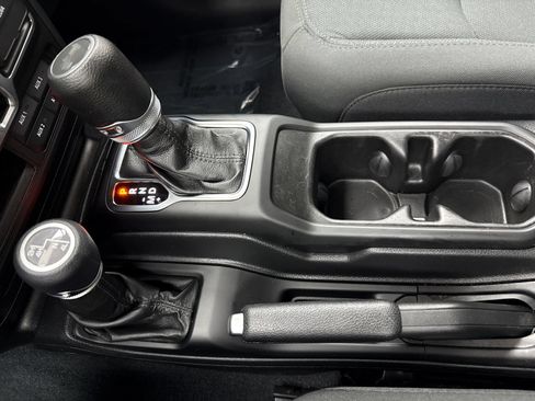 Used 2022 Jeep Wrangler Unlimited Sport AWD/4WD image 33