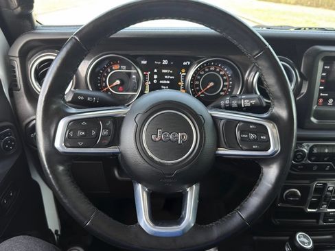 Used 2021 Jeep Wrangler Unlimited Sahara AWD/4WD image 4