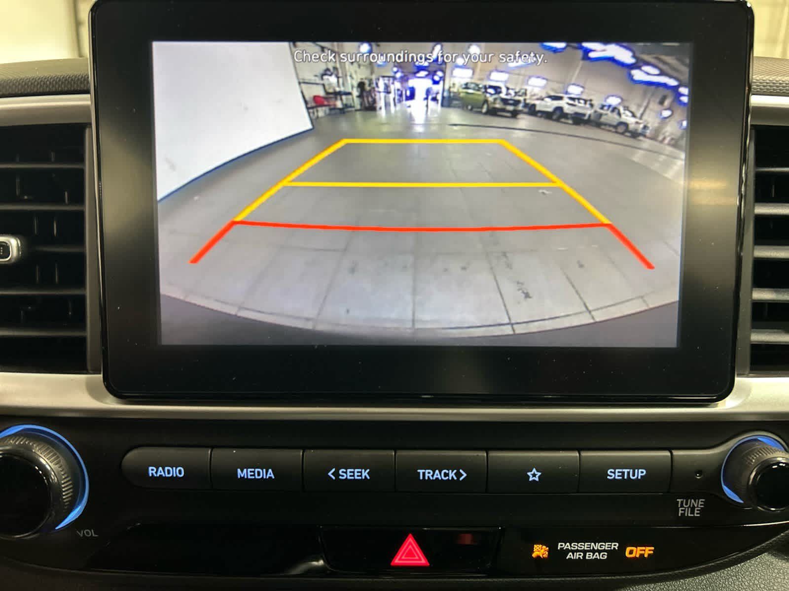 Used 2022 Hyundai Venue SE FWD image 5