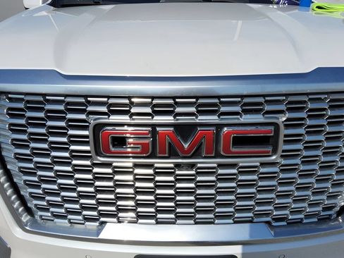 Used 2024 GMC Yukon Denali w/ Denali Reserve Package AWD/4WD image 48