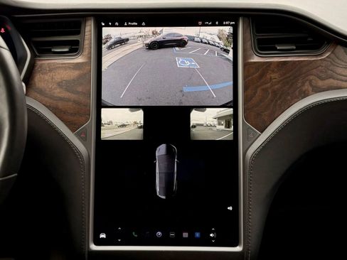 Used 2018 Tesla Model X 100D image 17