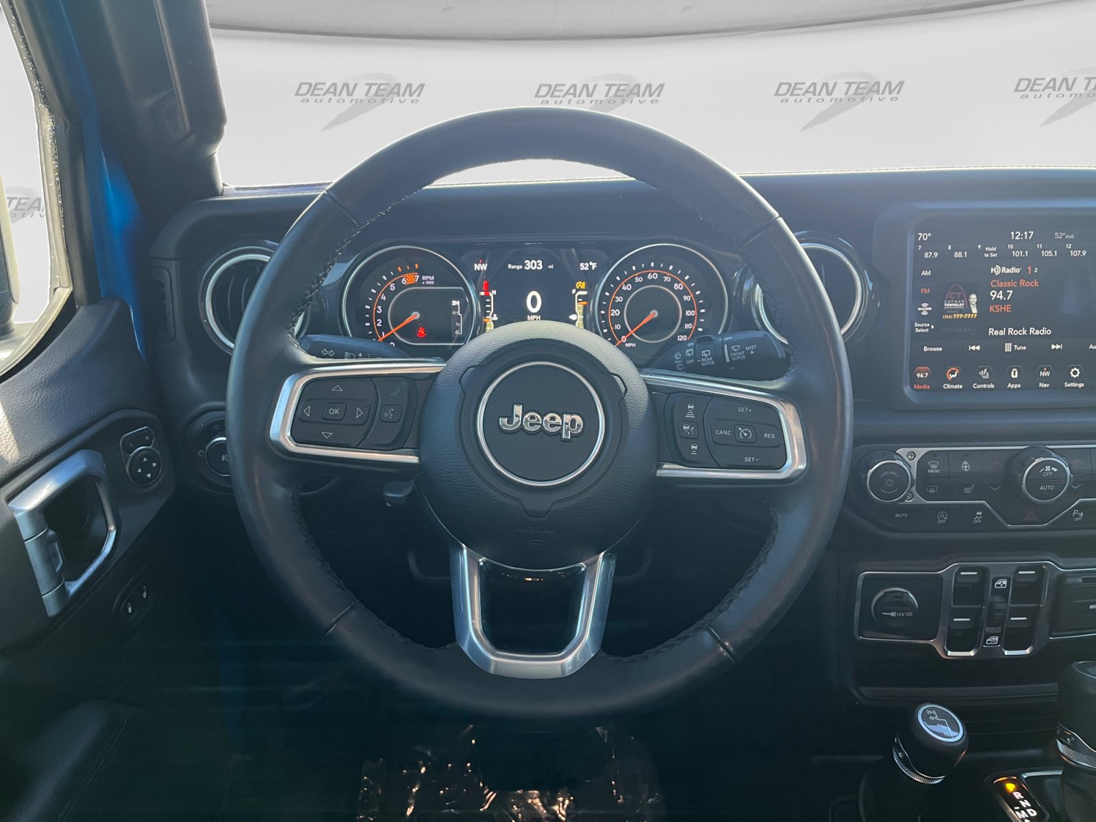 Used 2022 Jeep Wrangler Unlimited Sahara AWD/4WD image 14