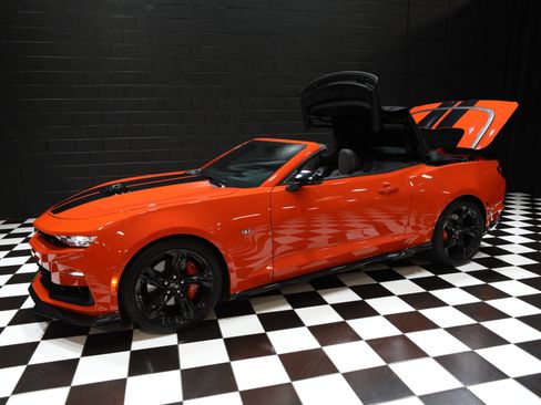 Used 2020 Chevrolet Camaro SS image 11