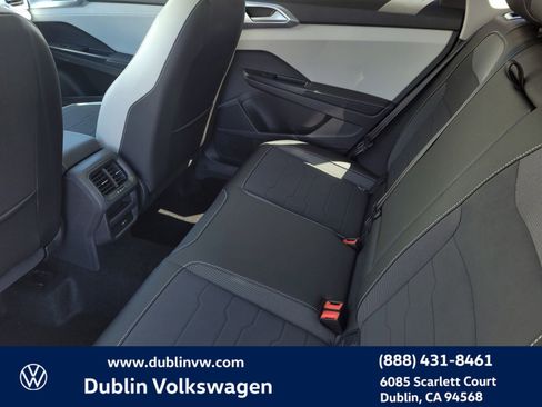 New 2025 Volkswagen Taos SE image 10