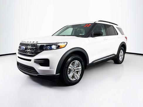 Used 2022 Ford Explorer XLT image 4