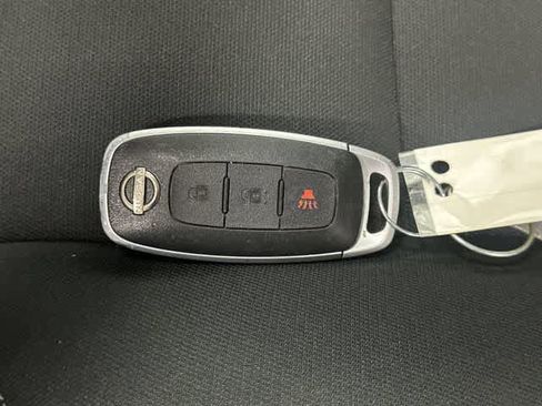 Used 2023 Nissan Rogue S FWD image 31