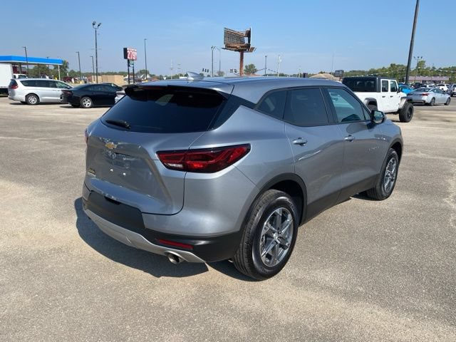 Used 2025 Chevrolet Blazer LT FWD image 6
