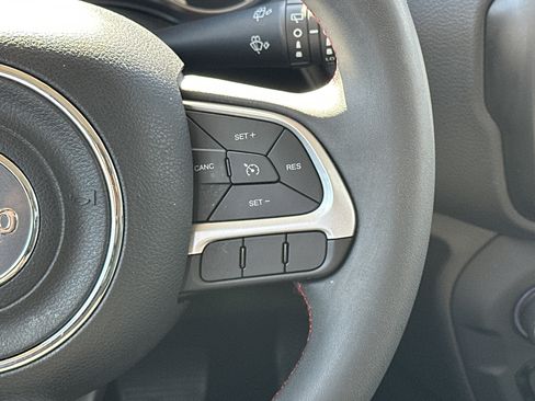 Used 2023 Jeep Renegade Trailhawk image 25