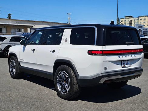 Used 2025 Rivian R1S Adventure AWD/4WD image 5