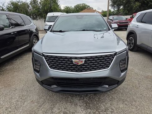 Used 2025 Cadillac XT4 Premium Luxury FWD image 2