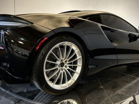 Used 2025 McLaren Artura RWD image 25