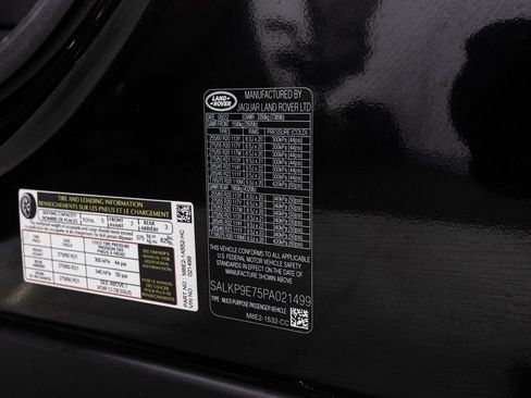 Used 2023 Land Rover Range Rover SE image 36