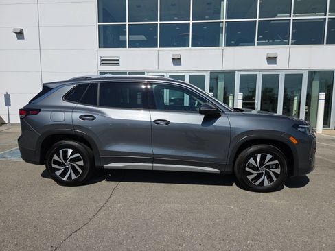 Certified 2026 Volkswagen Tiguan S AWD/4WD image 2
