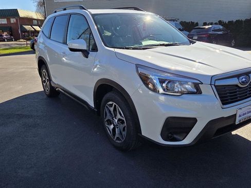 Used 2020 Subaru Forester Premium image 5