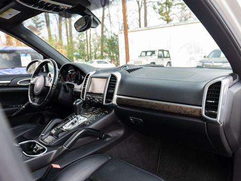 Used 2011 Porsche Cayenne Sport Utility 4D image 22