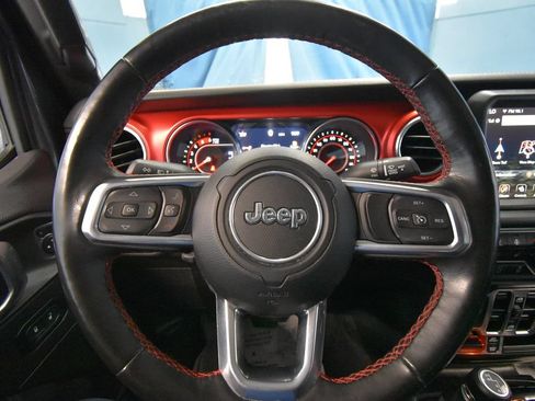 Used 2021 Jeep Gladiator Rubicon AWD/4WD image 9