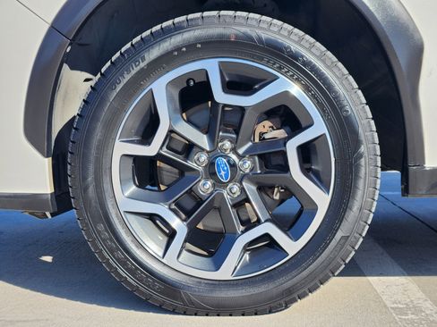 Used 2017 Subaru Crosstrek 2.0i Premium image 11