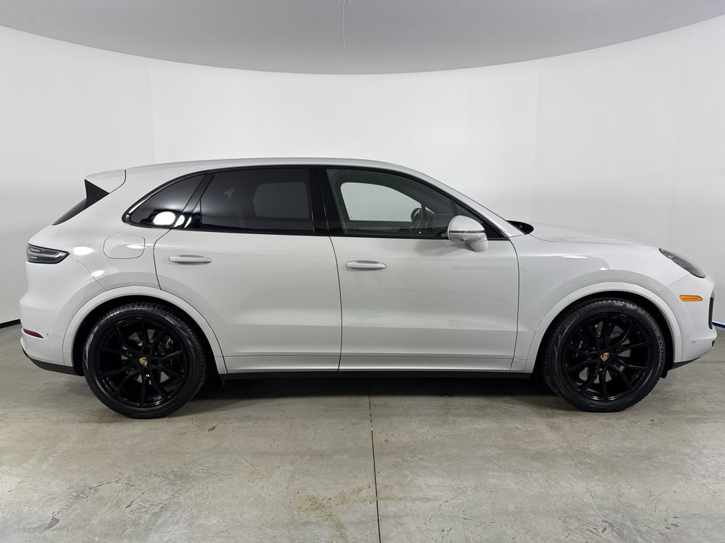 Certified 2023 Porsche Cayenne Turbo AWD/4WD image 8