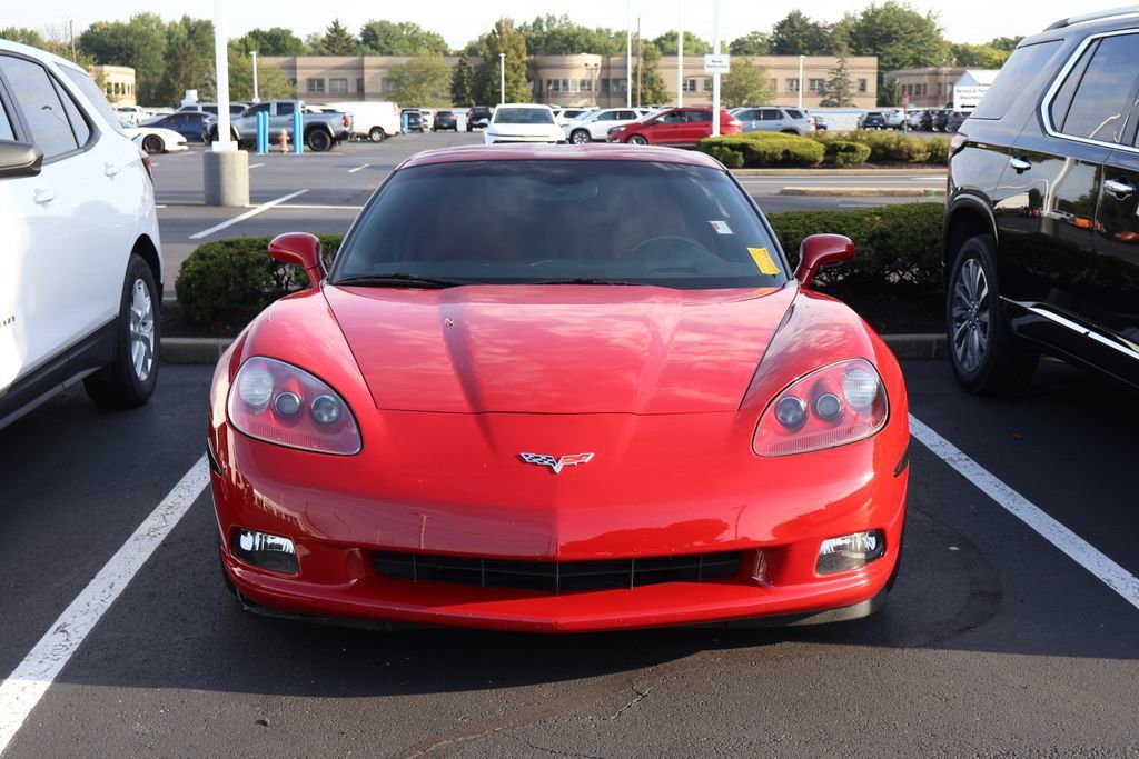 Used 2005 Chevrolet Corvette Coupe w/ Preferred Equipment Group RWD image 2