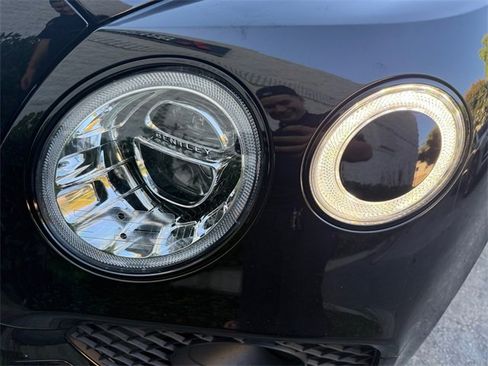 Used 2020 Bentley Bentayga image 31