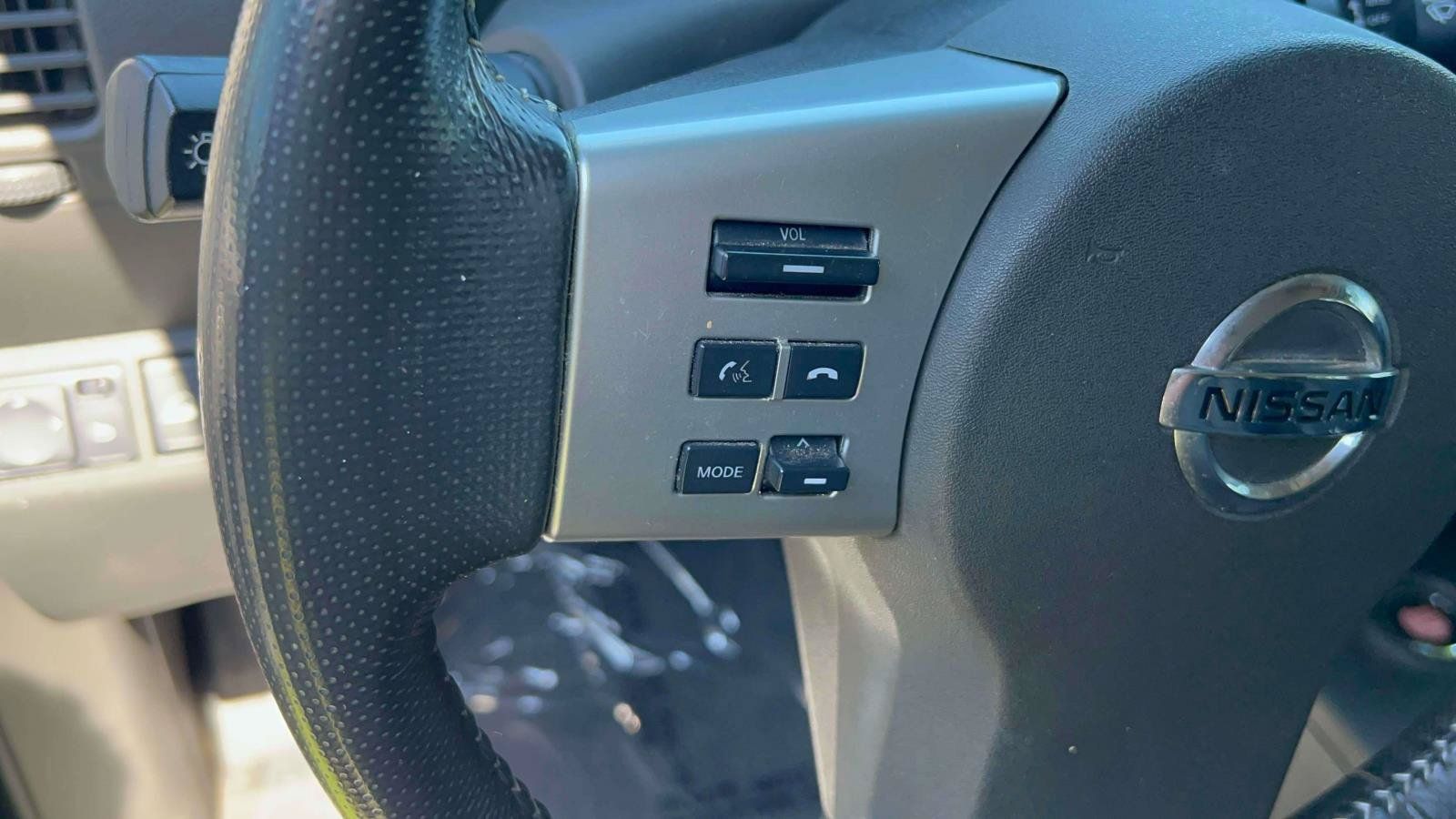 Used 2020 Nissan Frontier PRO-4X AWD/4WD image 19