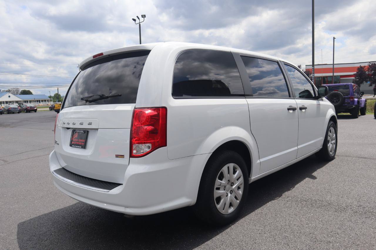 Used 2019 Dodge Grand Caravan SE w/ UConnect Hands-Free Group FWD image 10