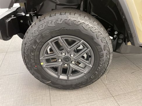 New 2026 Jeep Gladiator Sport image 8