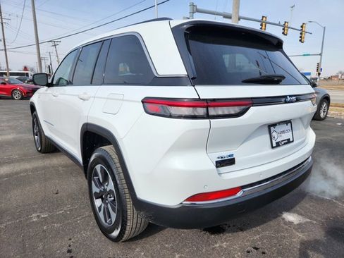 Used 2022 Jeep Grand Cherokee Limited 4xe image 7