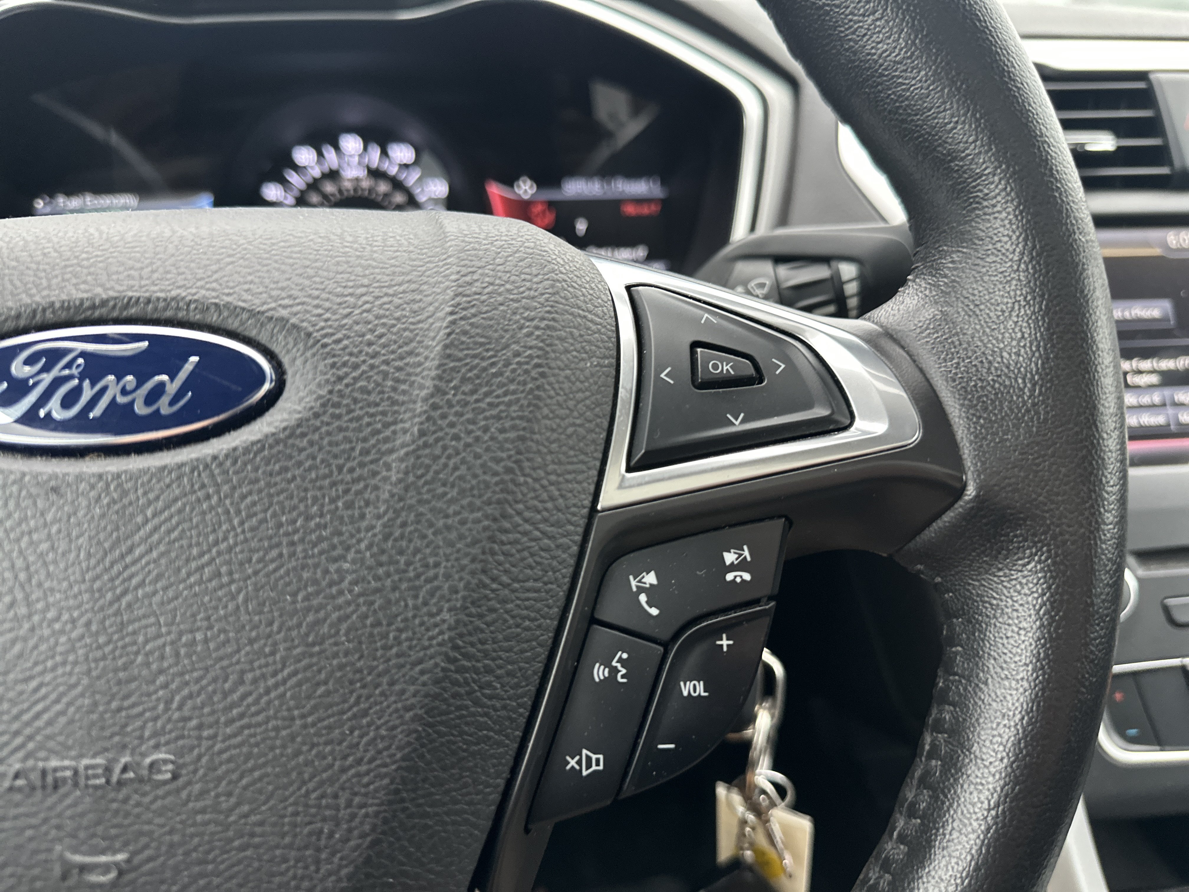 Used 2016 Ford Fusion SE FWD image 21