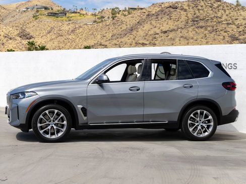 Certified 2024 BMW X5 sDrive40i w/ Premium Package RWD image 3
