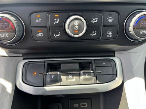 Used 2022 GMC Acadia SLE AWD/4WD image 28