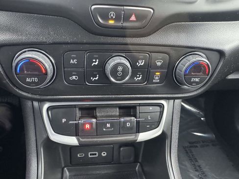 Used 2022 GMC Terrain SLE w/ Driver Convenience Package AWD/4WD image 32