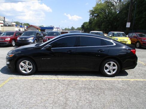 Used 2022 Chevrolet Malibu LS w/ Driver Confidence Package II FWD image 9