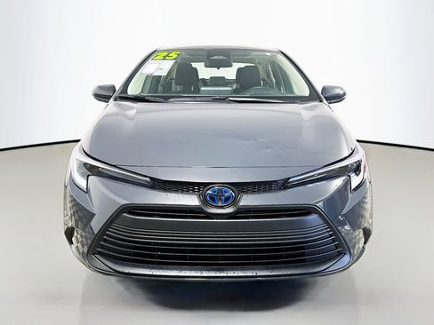 Used 2025 Toyota Corolla LE FWD image 7