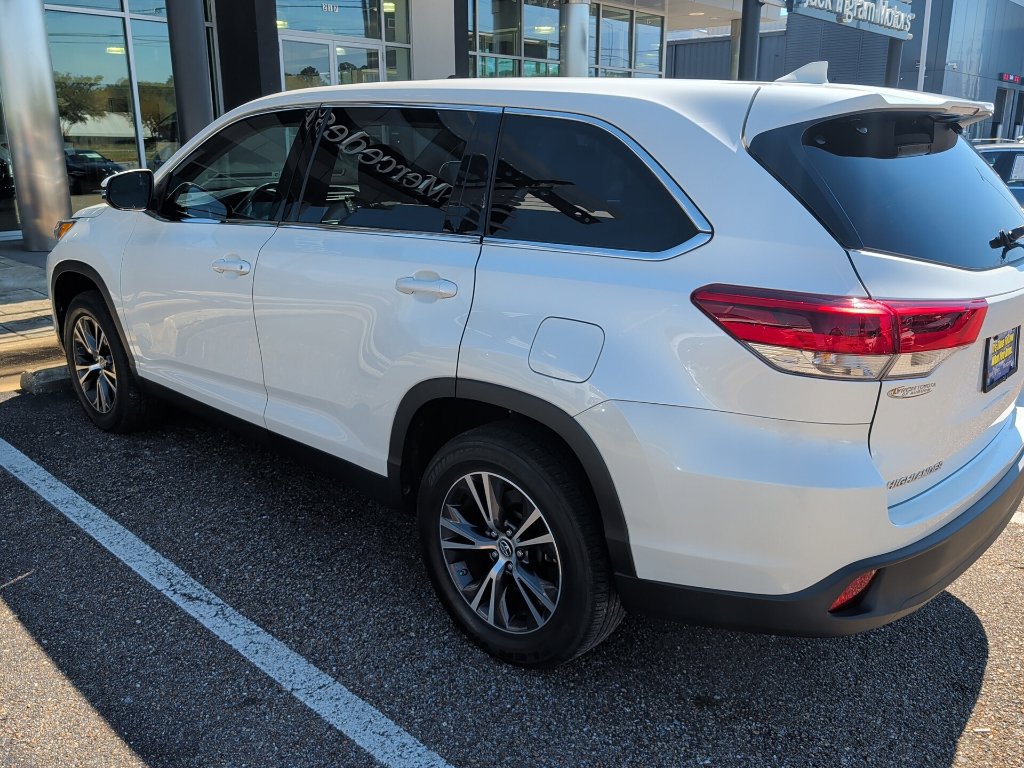Used 2019 Toyota Highlander Plus FWD image 8