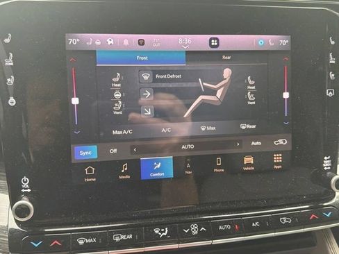 Used 2022 Jeep Wagoneer Series III AWD/4WD image 18