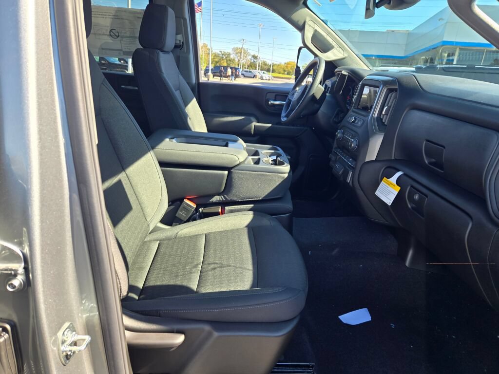 New 2026 Chevrolet Silverado 2500 Custom w/ Custom Convenience Package AWD/4WD image 4