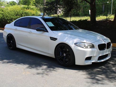 Used 2016 BMW M5 RWD image 30