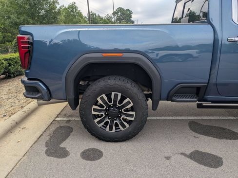 Used 2025 GMC Sierra 2500 Denali Ultimate AWD/4WD image 37