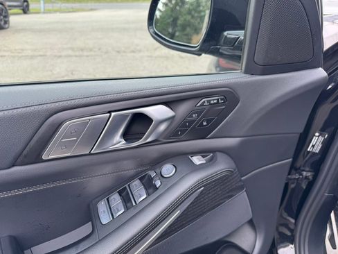 Used 2022 BMW X7 xDrive40i w/ M Sport Package image 15