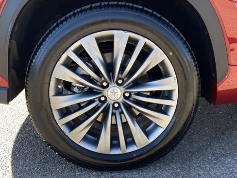 Used 2020 Toyota Highlander Limited Platinum image 9