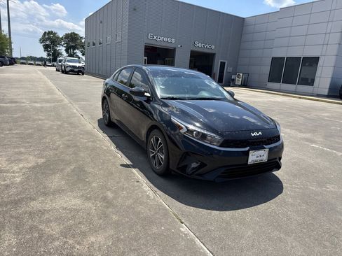 Certified 2023 Kia Forte LXS FWD image 7