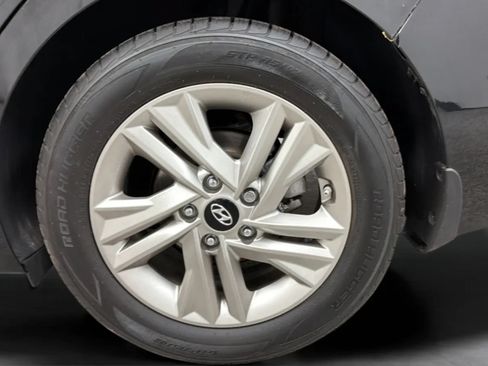 Used 2020 Hyundai Elantra SEL FWD image 25