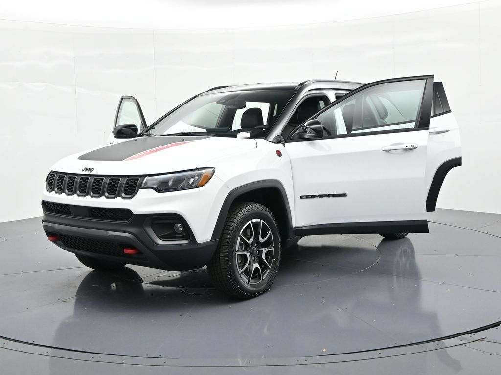 Used 2025 Jeep Compass Trailhawk AWD/4WD image 24