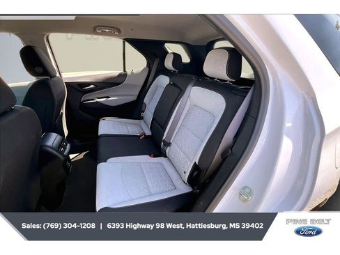 Used 2022 Chevrolet Equinox LS FWD image 18