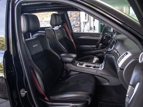 Used 2021 Jeep Grand Cherokee SRT w/ Trailer Tow Group IV image 22