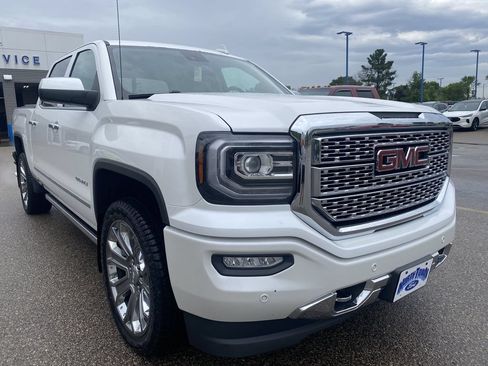 Used 2017 GMC Sierra 1500 Denali w/ Denali Ultimate Package AWD/4WD image 4