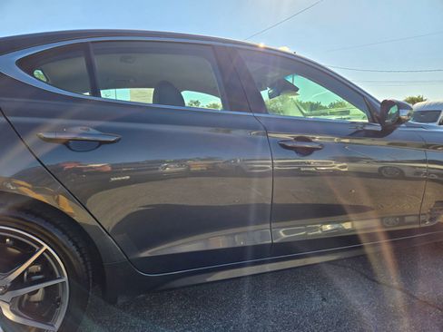 Used 2023 Genesis G70 2.0T image 11