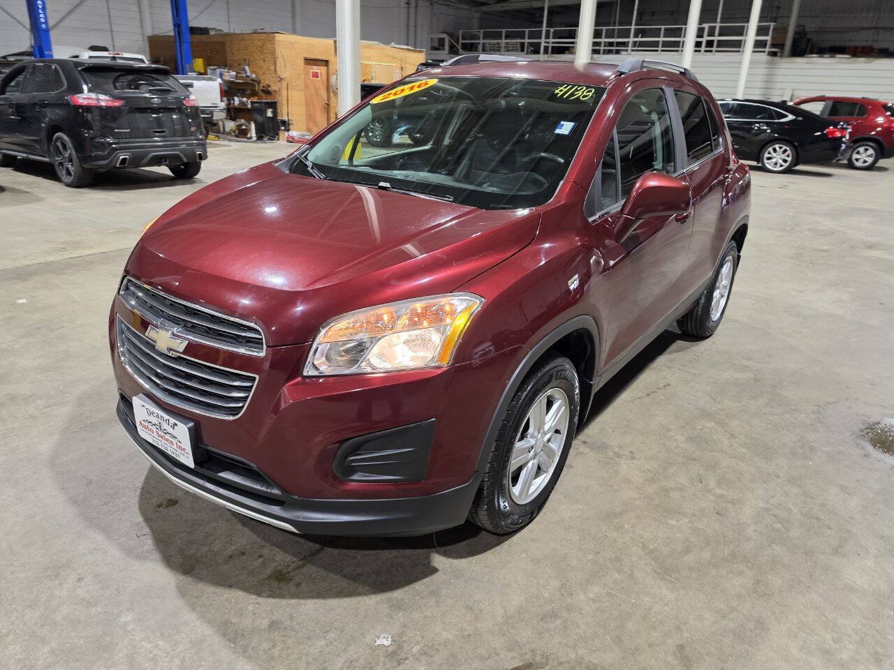 Used 2016 Chevrolet Trax LT w/ LT Convenience Package AWD/4WD image 3